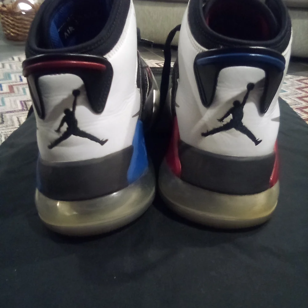 Jordan Mars 270 - Picture 2 of 6